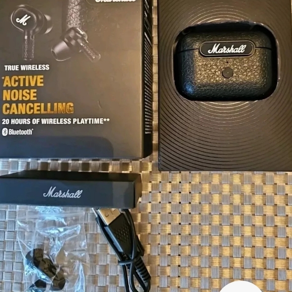 Marshall Motif A.N.C. True Wireless Earbuds Active Noice Cancelling 20 Hours New - Picture 5 of 6